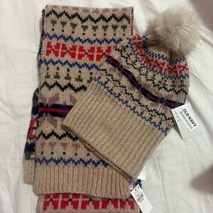 NWT Old Navy Hat and Scarf Set